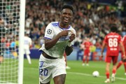 8月12日：维尼修斯续约皇马到2029年！穆里尼奥一语道破身价缩水四分之三的真相